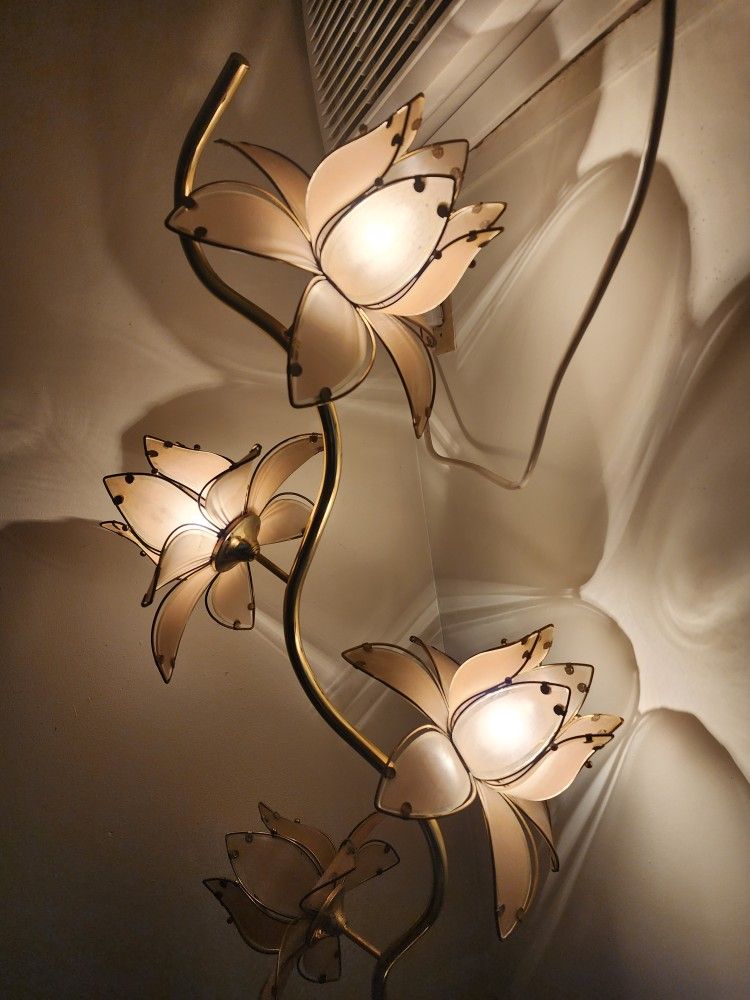 Vintage Lotus Flower Lamp