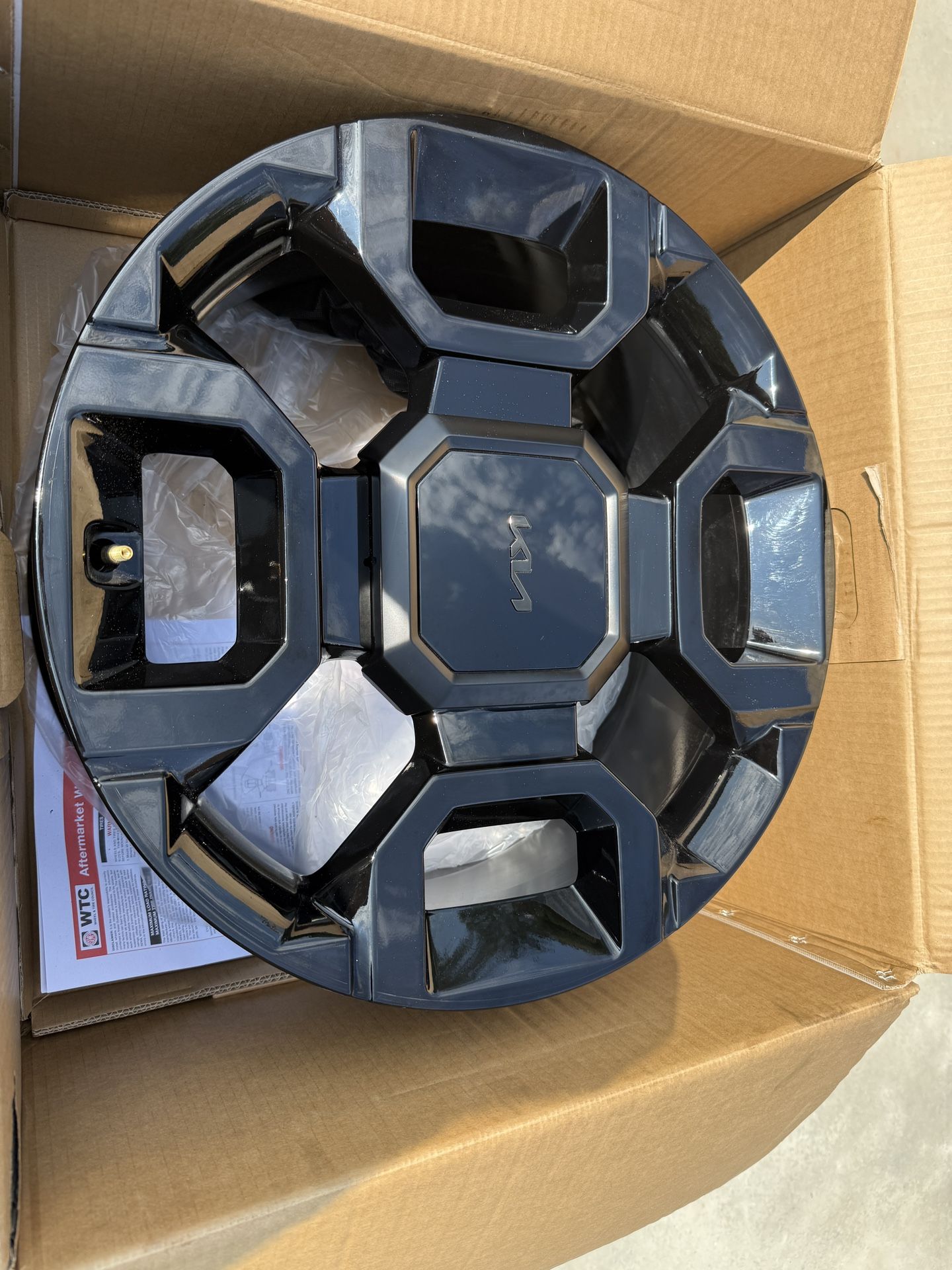 2025 Kia 20” Rims 4