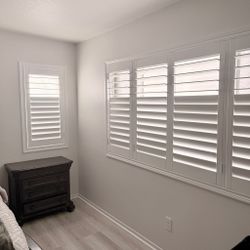 Custom Basswood Plantation Shutters & Expert Installation - Real Wood Interior Window Coverings (Persianas de Madera Estilo Plantacion)