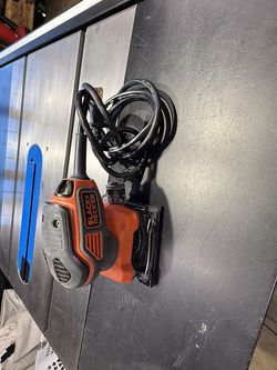 Black+Decker BDEQS300 1/4-Sheet Sander — Worn Pad, Working