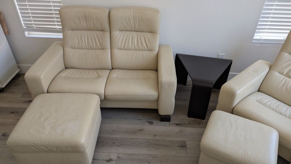 Stressless Wave Reclining Loveseat