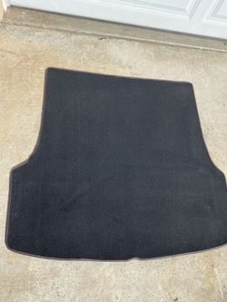 LIKE NEW OEM Tesla Model S REVERSIBLE Carbon Fiber and carpet Trunk mat 