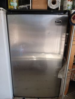 Mini fridge