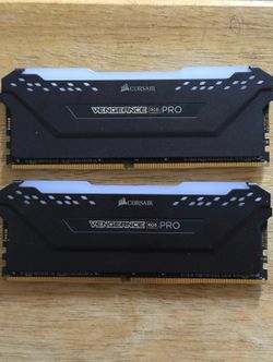 CORSAIR Vengeance RGB PRO DDR4 RAM 32GB