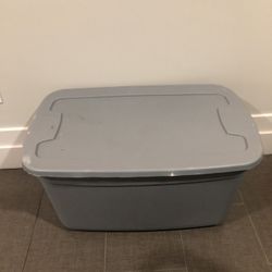 Project Source Large 30-Gallons (120-Quart) Gray Heavy Duty Tote with Standard Snap Lid