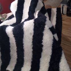 Black And White Striped Very Large Area Rug No Stains Shag