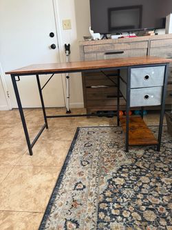 47” Modern Desk – Stylish Home Office / Work Desk