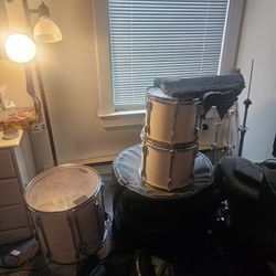 Tama Rocstar 5 Piece Drum Set