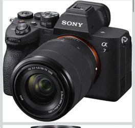 Sony a7 IV Full-Frame Mirrorless Camera + FE 28-70mm Lens, Strap & Bag — Excellent Condition