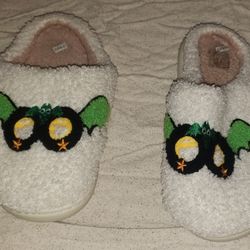 Batman Non-slip Slippers, Women's Size 6
