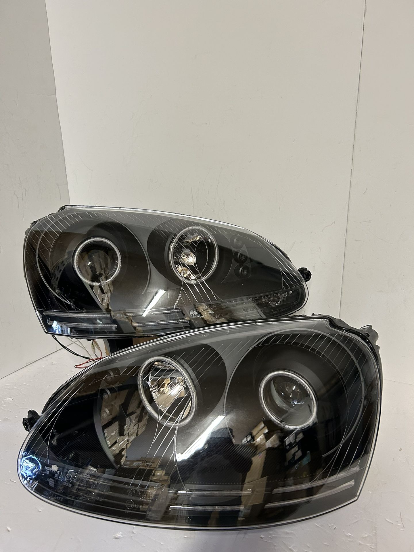 Headlights 2003/2009 VW GOlF MKS