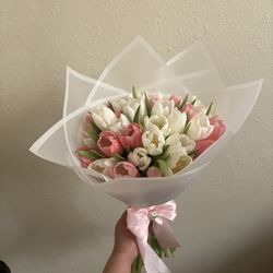 Pink and white tulip bouquet