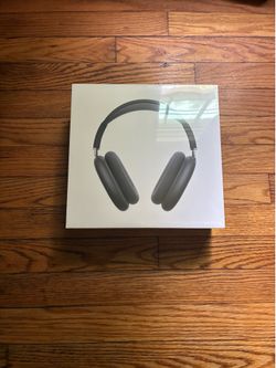 Apple AirPods Max (Midnight) – Brand New & Factory Sealed