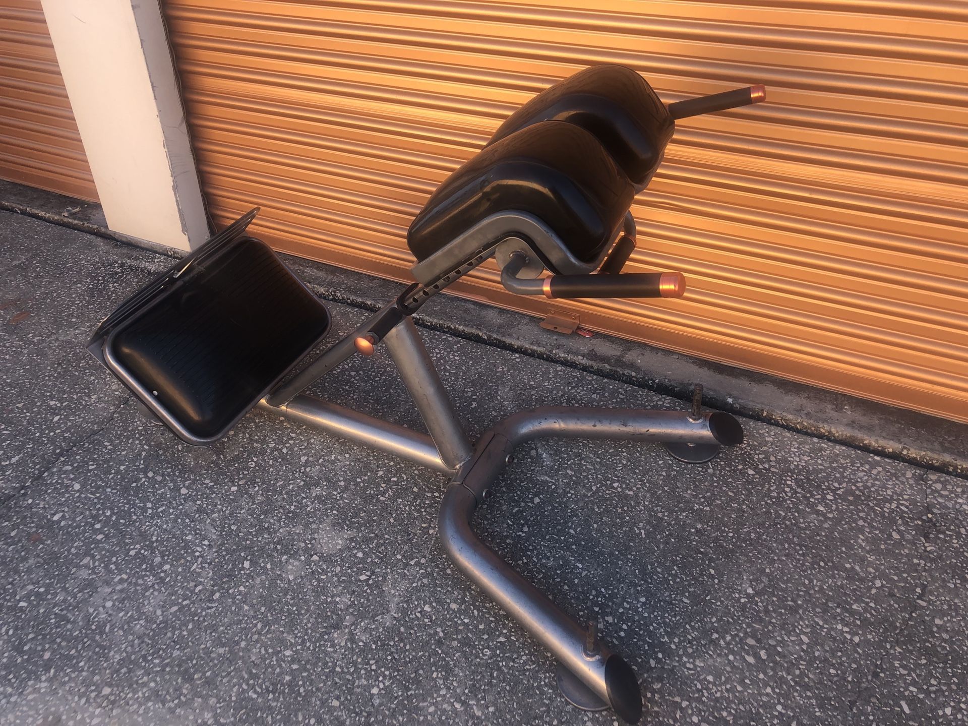 Vicore Commercial Air Filled Hyperextension Stability (Bosu) Bench!