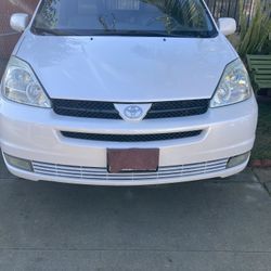 2005 Toyota Sienna 