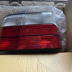 92-98 BMW E36 3 Series 4 Door RH Taillight