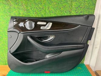 2017-2019 MERCEDES E300 DOOR PANEL RIGHT PASSENGER FRONT  OEM