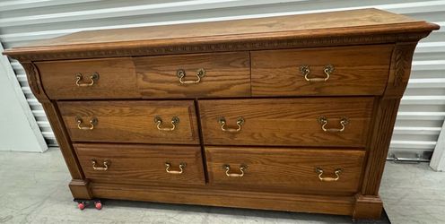 Used Bassett 7 Drawer Wooden Dresser