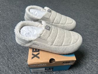 Men’s slippers size 11 (New with box)