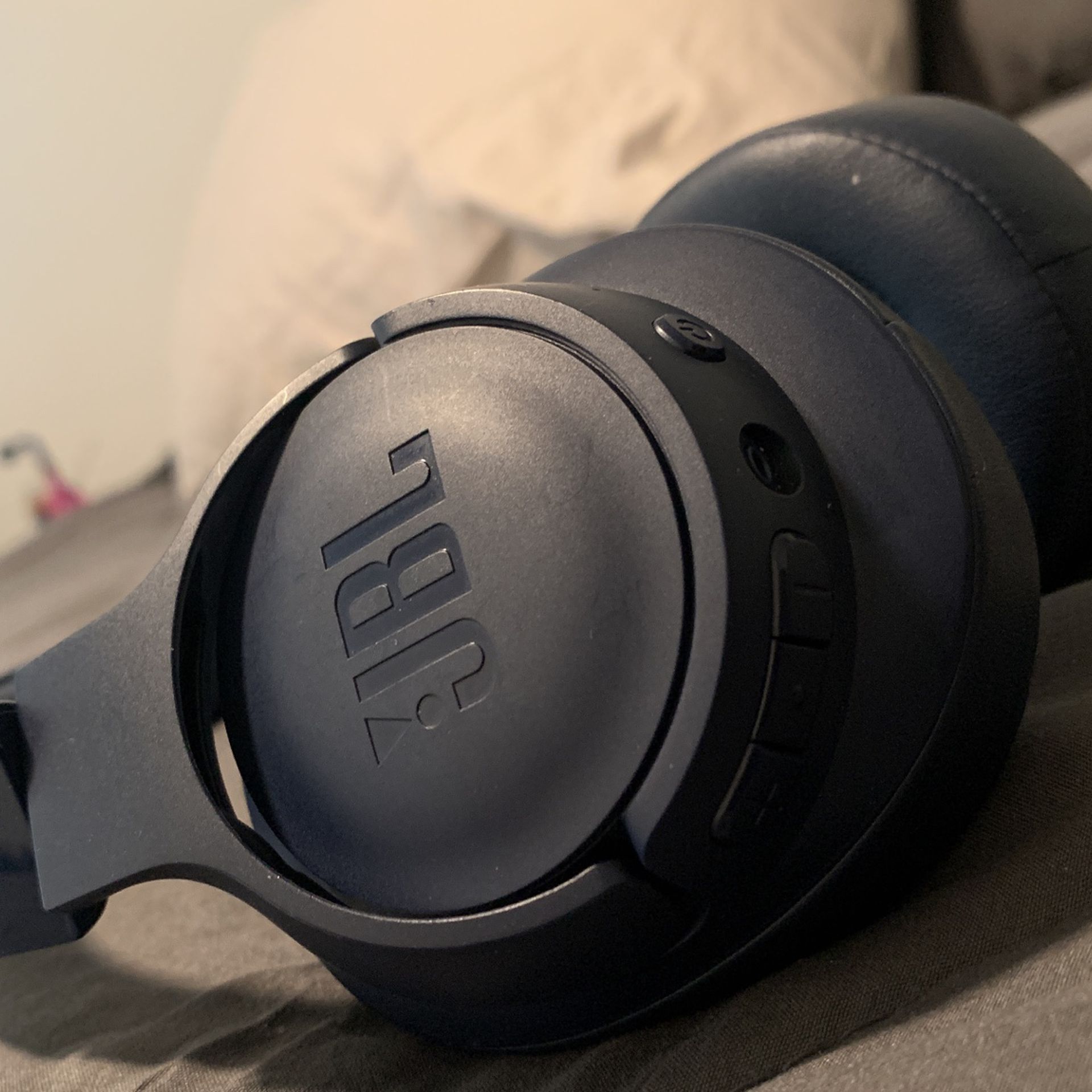 JBL Bluetooth, Noise Cancelling, Tone700 Headphones 