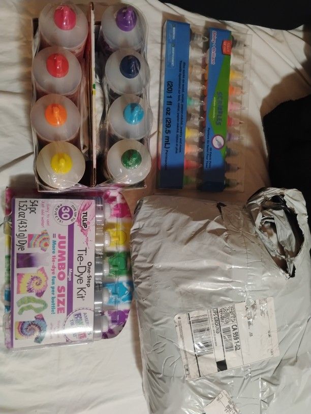 Tie Dye Kit's, Puffy Paints And 75 Plain White Tee Shirts