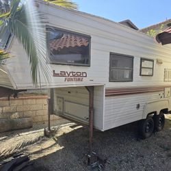 1989 Layton funtime by Skyline Layton funtime 21 ft fifth wheel travel trailer