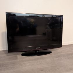 Samsung LN32D405 32" 720p HD LCD Television