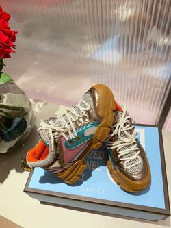 Women’s Gucci Sneakers 😍