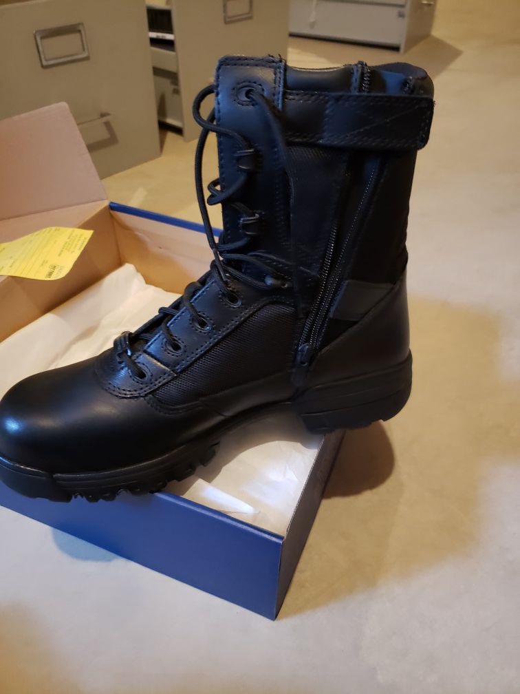 Steel toe work boots