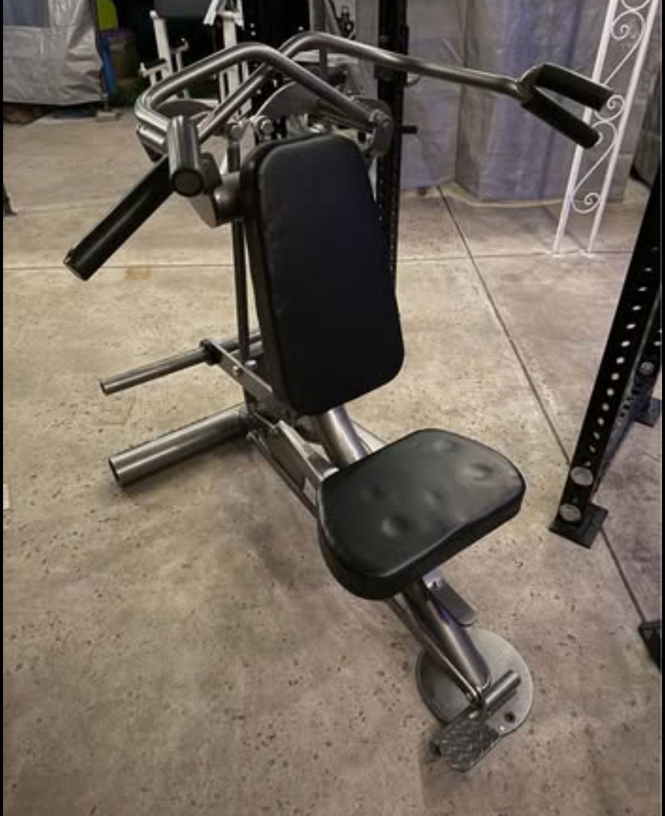 Cross Axes Shoulder Press