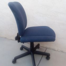 Dark Navy Blue Rolling Swivel Computer Desk Office Chair with Fabric Seat (18”x18”), Adjustable Height (16”-18”) & Reclining Fabric Backrest (15”x18”)