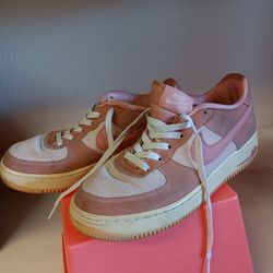 """PINK"" VINTAGE NIKES LADIES 61/2 -7