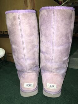 Women's 9 Uggs tall good preowned