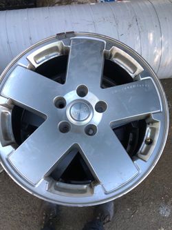 Used set Jeep wheels 18 inch with TPMS sensors $250 for 4 18” rims.