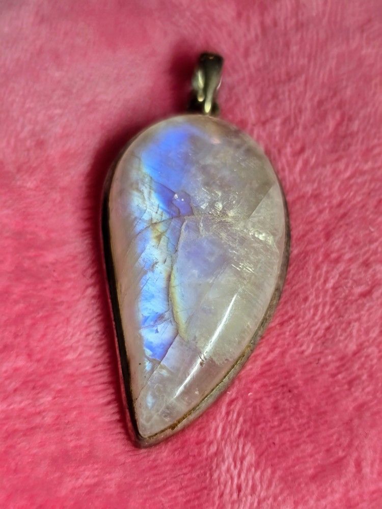 Moonstone Pendant 🤍💙🩵