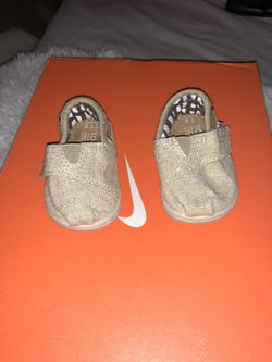 Toms
