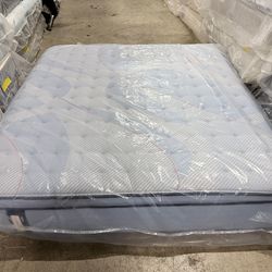 King mattress Sealy Posturepedic plus medium pillowtop $789
