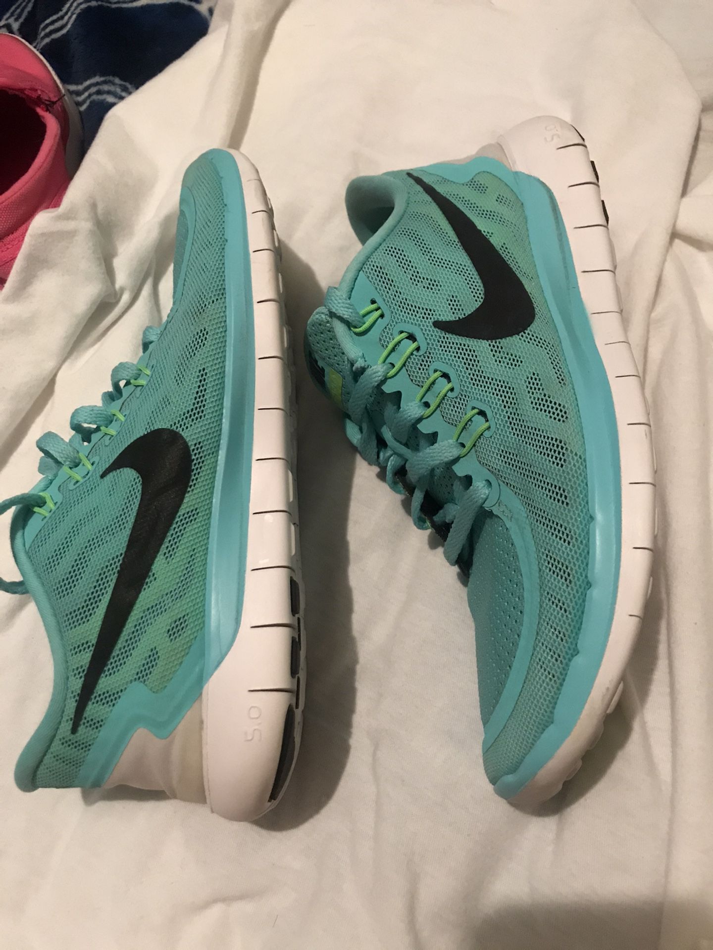 NIKE FREE WOMENS SHOES