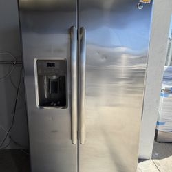 GE 36” SIDE BY SIDE REFRIGERATOR 