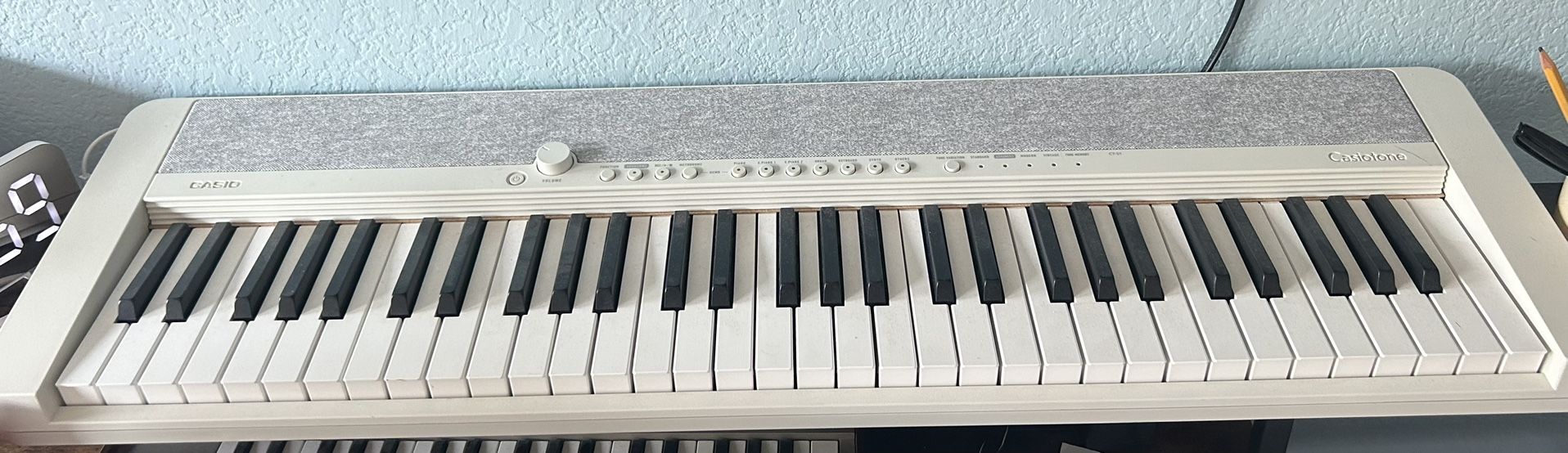 Casio Casiotone 61 Key Keyboard