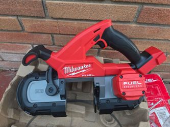 Milwaukee bandsaw