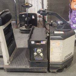 Crown Electric Pallet Jack