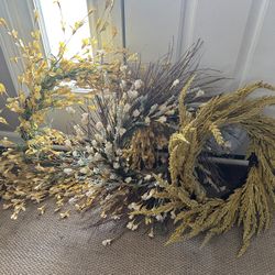Wreath Wood Branches With Faux flower 