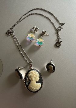 Bundle of Jewelry