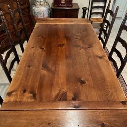 18th Century Country French Provincial Oak Farmhouse Trestle Table In EXCELLENT condition & Priced To Sell!