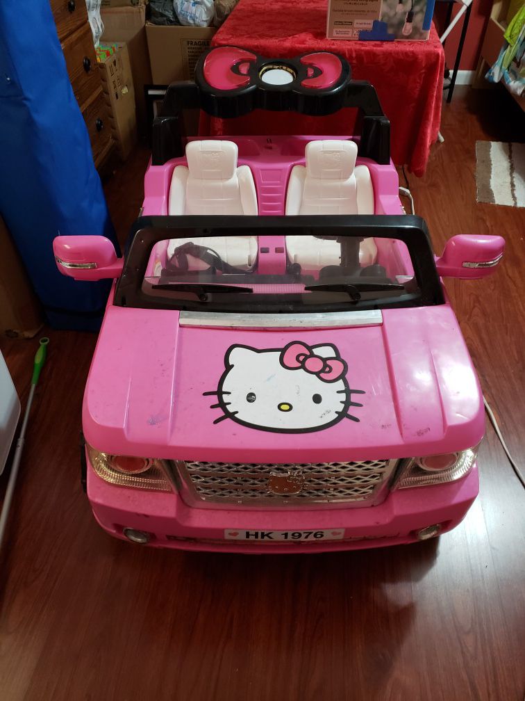 Hello Kitty SUV 12-Volt Battery-Powered Ride-On