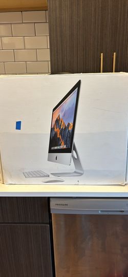 iMac W/ Magic Mouse and wireless keyboard