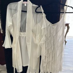 Oscar De La Renta Nightgown And Robe