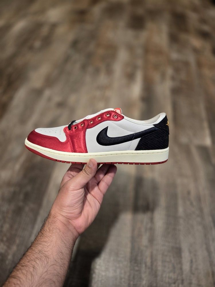 Jordan 1 Low Trophy Room