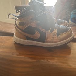 Jordan 1s Gold And Black